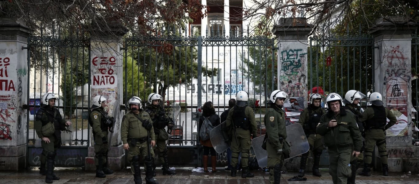 Πολυτεχνείο 2019: «Φρούριο» η Αθήνα για την αποφυγή επεισοδίων - 5.000 αστυνομικοί στο δρόμο